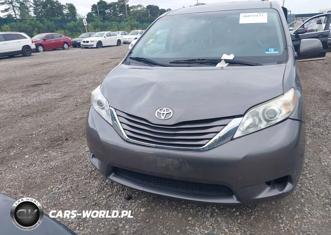 2017 Toyota Sienna Le 8 Passenger VIN:5TDKZ3DC4HS864921 - 12