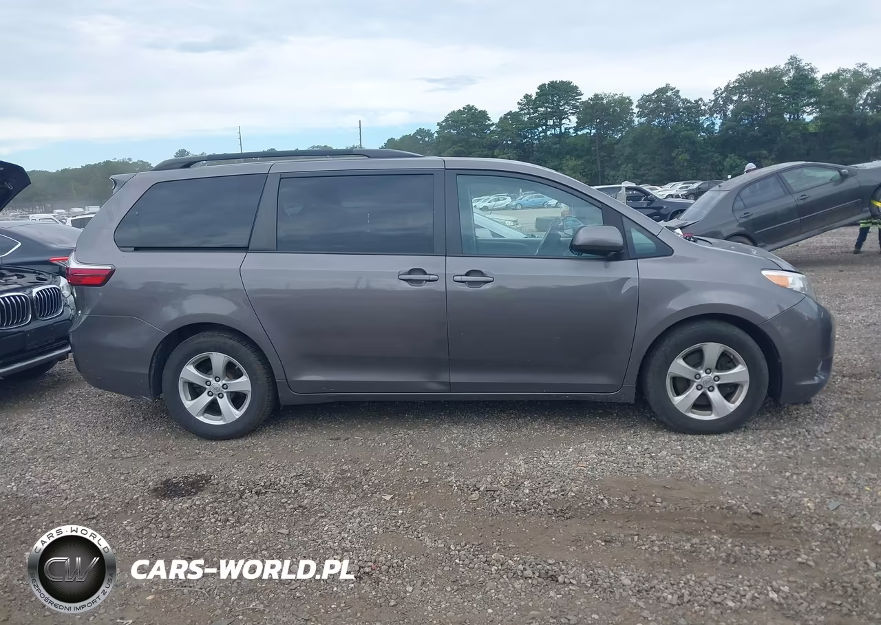 2017 Toyota Sienna Le 8 Passenger VIN:5TDKZ3DC4HS864921 - 13