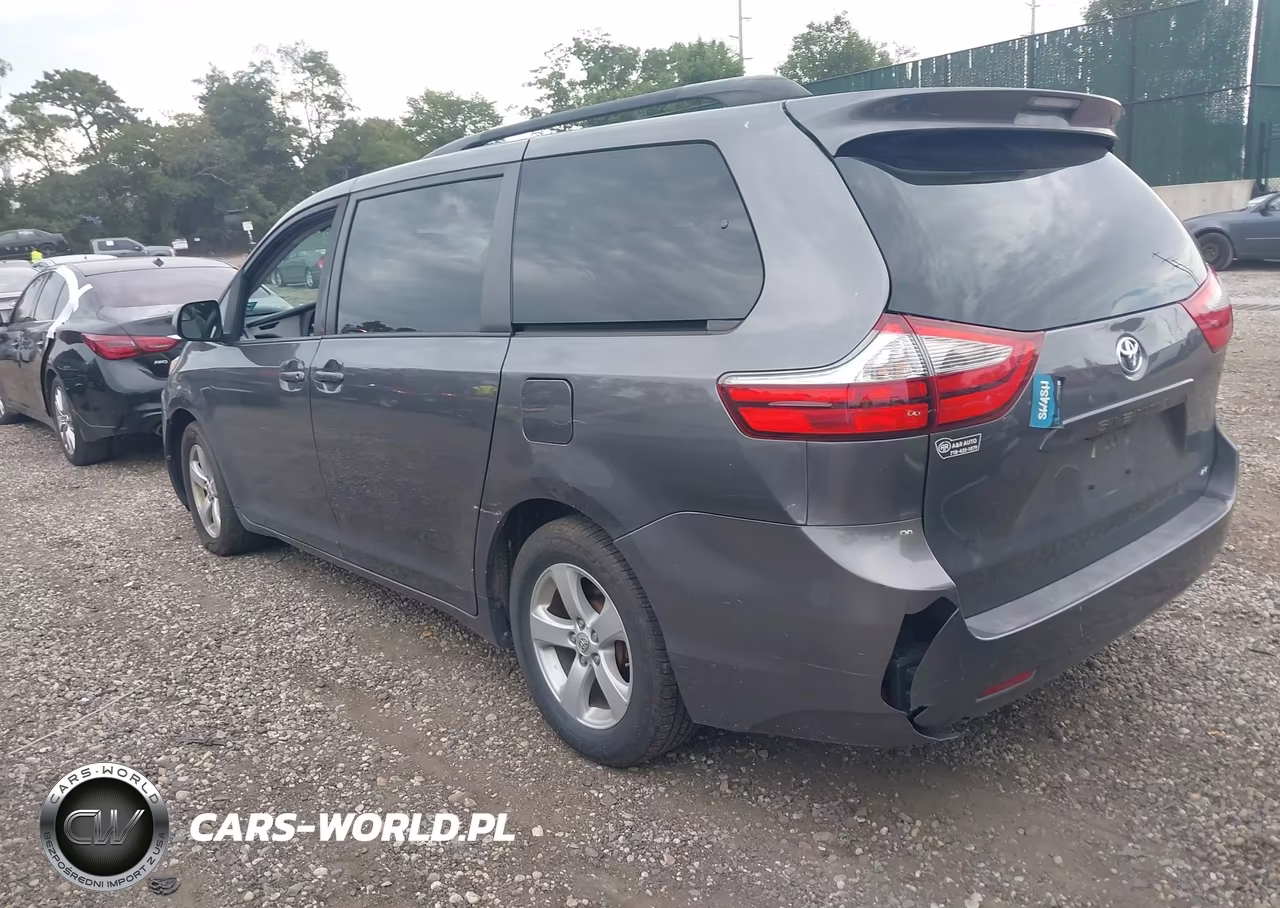 2017 Toyota Sienna Le 8 Passenger VIN:5TDKZ3DC4HS864921 - 3