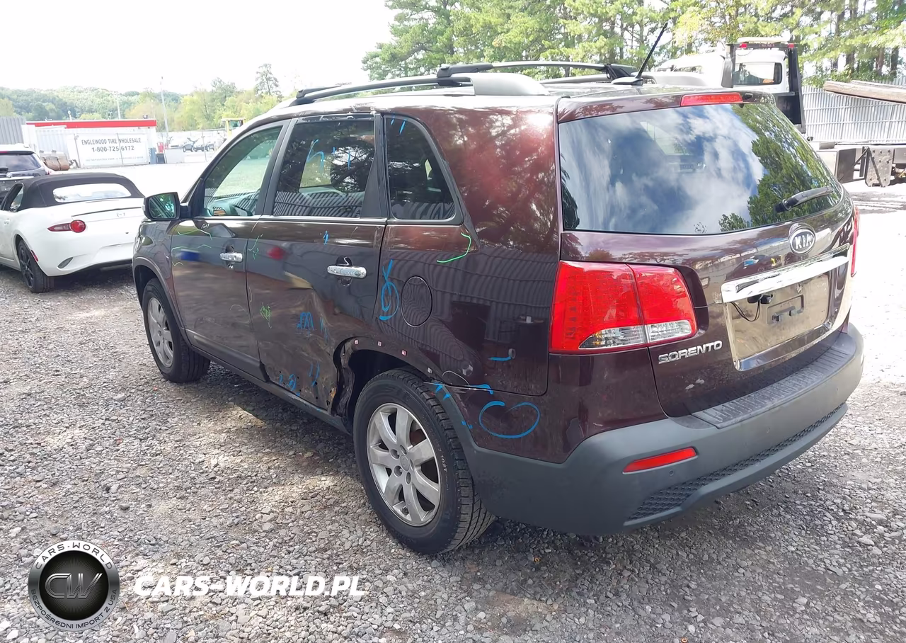 2012 Kia Sorento Lx VIN:5XYKT3A68CG224409 - 3
