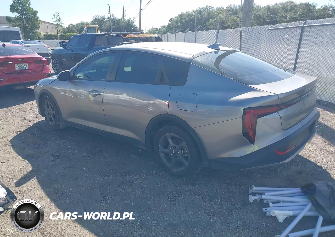 2025 Kia K4 Lxs VIN:3KPFT4DE7SE034090 - 3