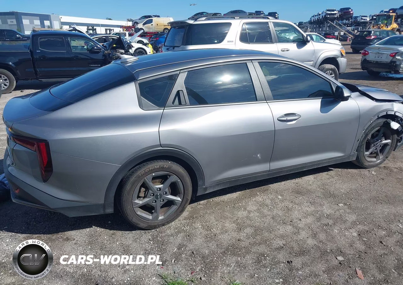 2025 Kia K4 Lxs VIN:3KPFT4DE7SE034090 - 4