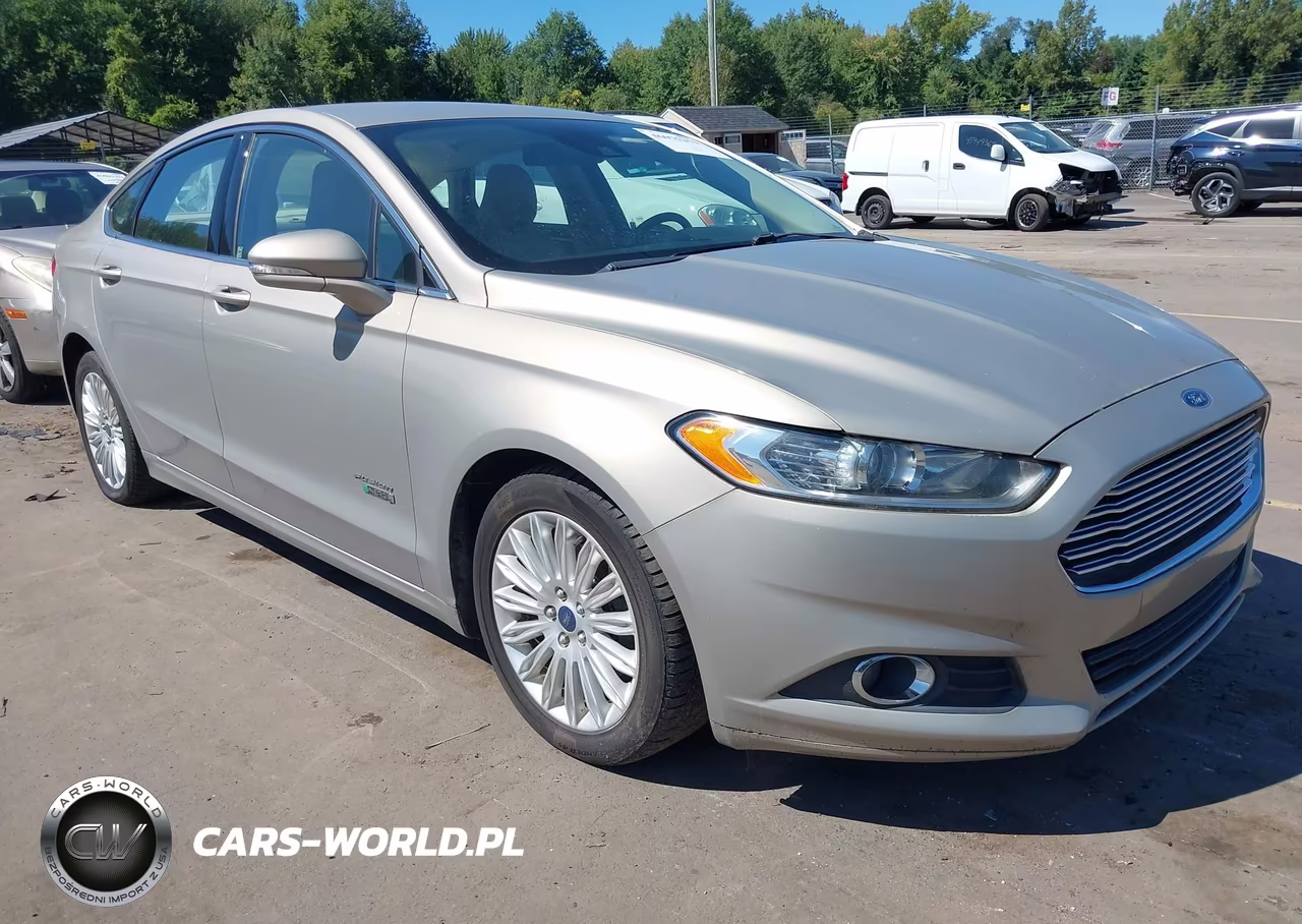 2016 Ford Fusion Energi Se Luxury – zdjęcie 1 z 11