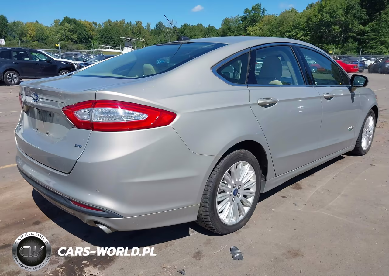 2016 Ford Fusion Energi Se Luxury VIN:3FA6P0PU7GR170290 - 4
