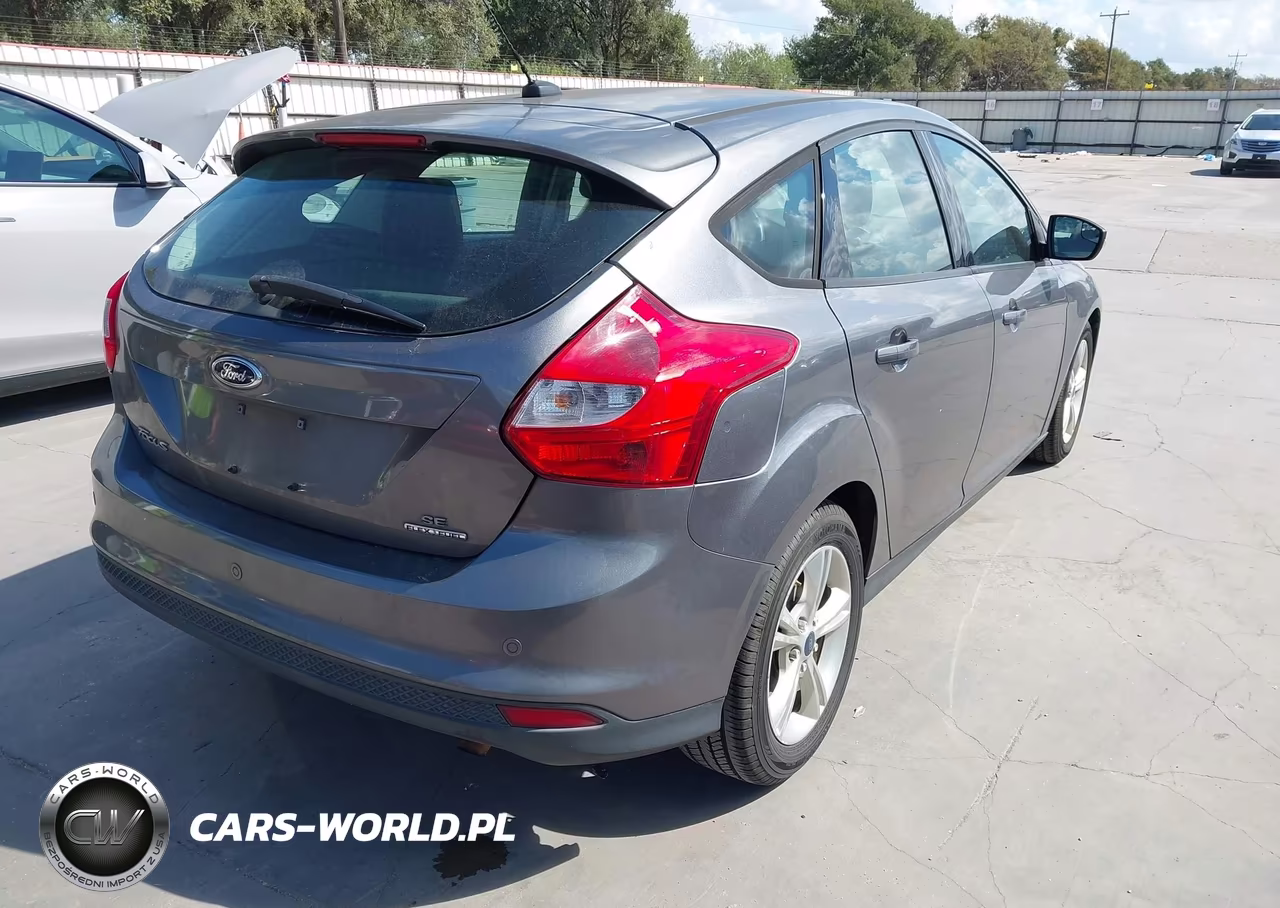 2014 Ford Focus Se VIN:1FADP3K22EL283087 - 4