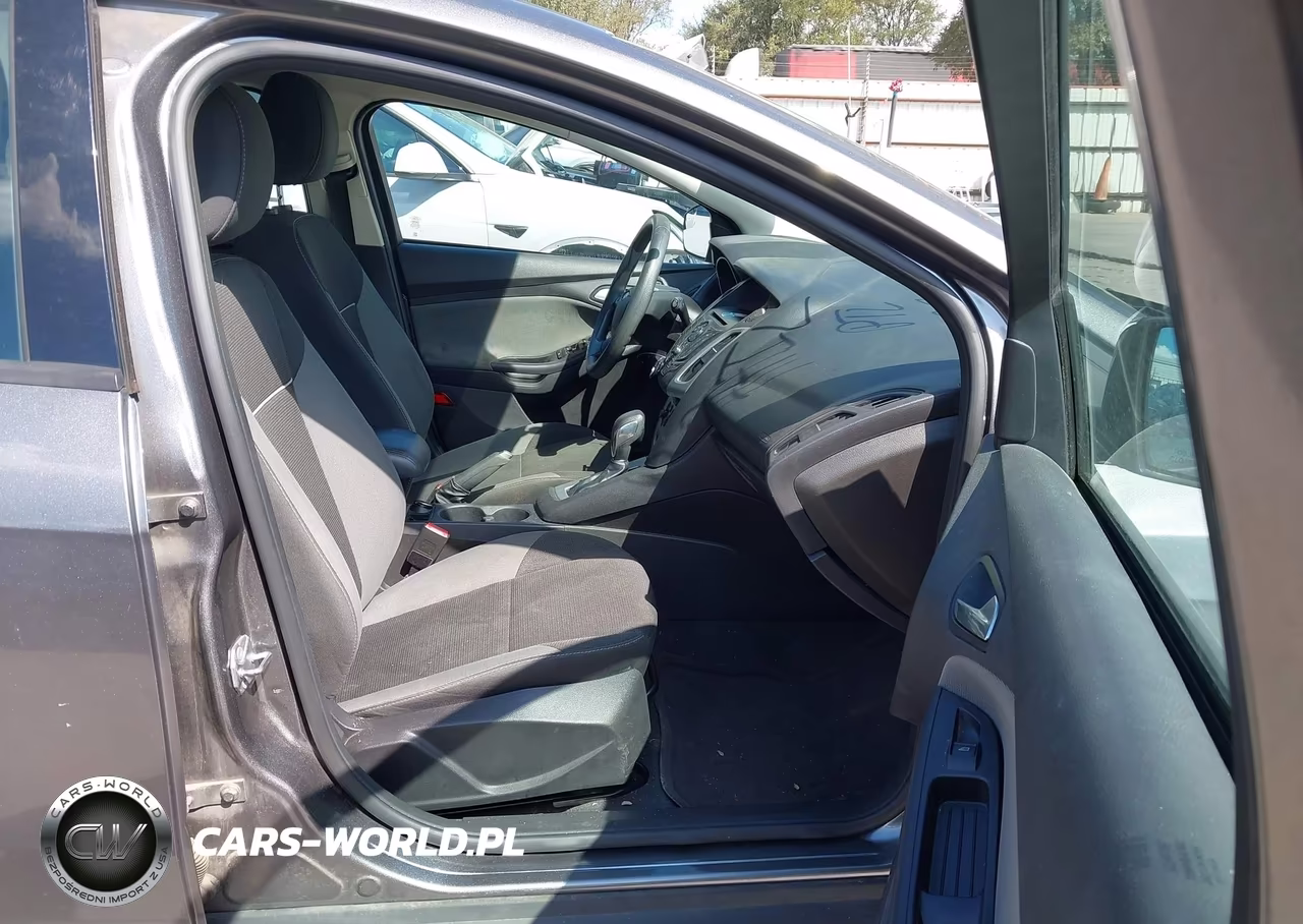 2014 Ford Focus Se VIN:1FADP3K22EL283087 - 5