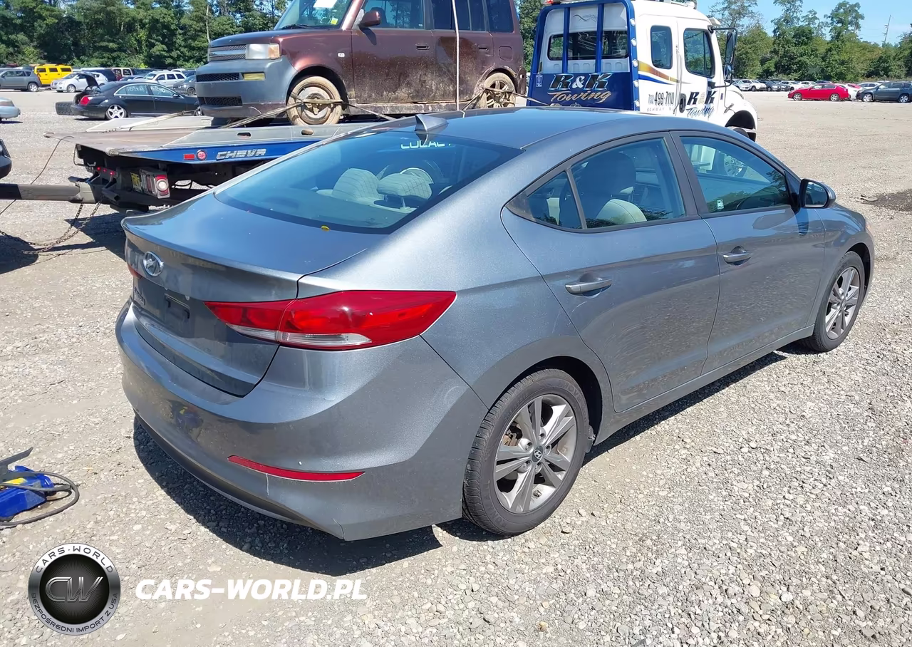 2018 Hyundai Elantra Sel VIN:KMHD84LF6JU533817 - 4