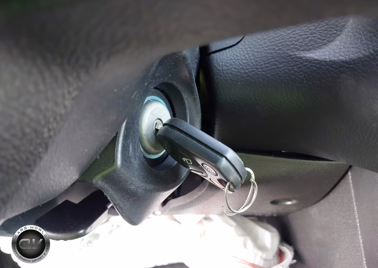 2018 Ford Focus Se VIN:1FADP3F21JL288608 - 11