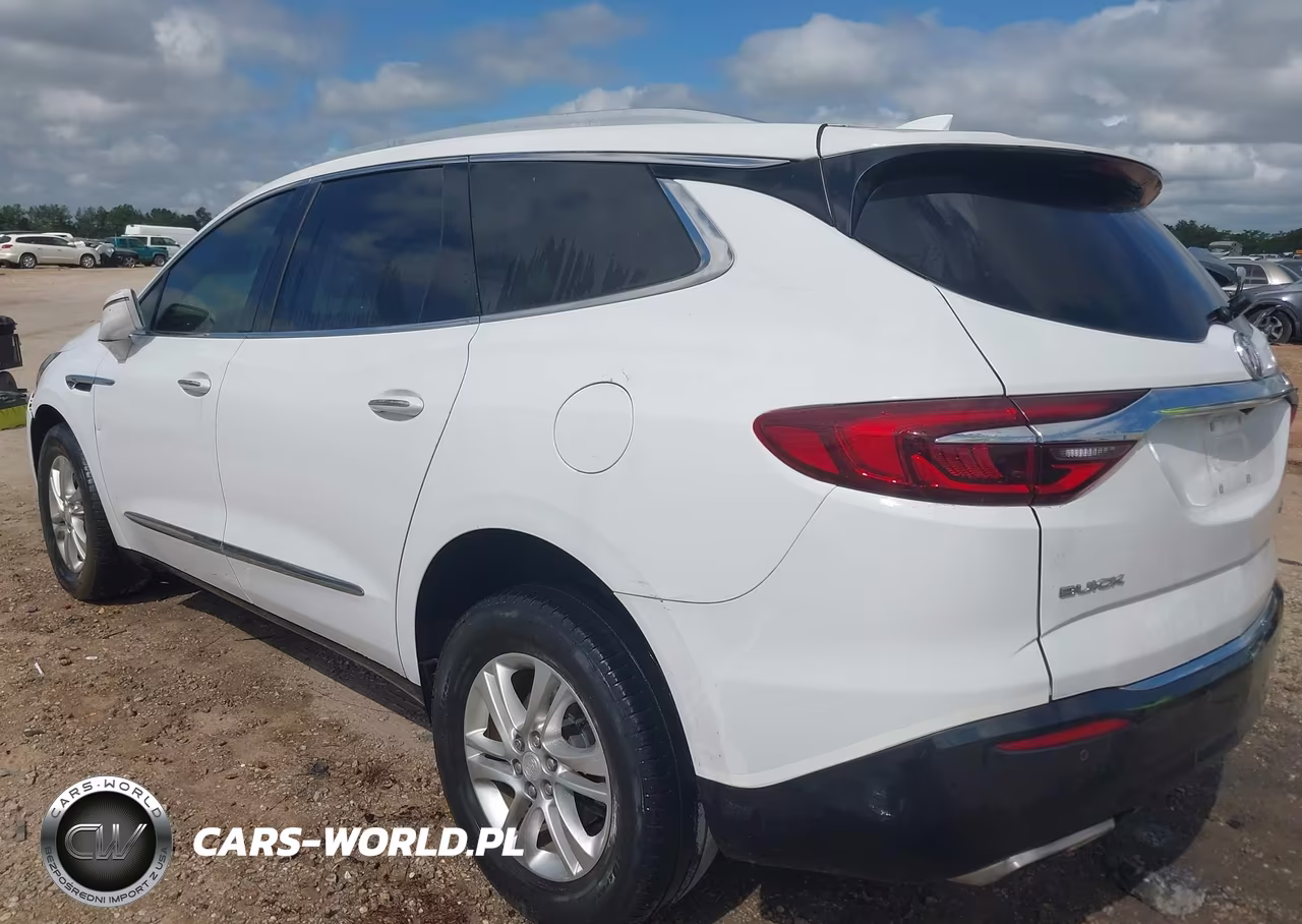 2018 Buick Enclave Essence VIN:5GAERBKW9JJ262895 - 3