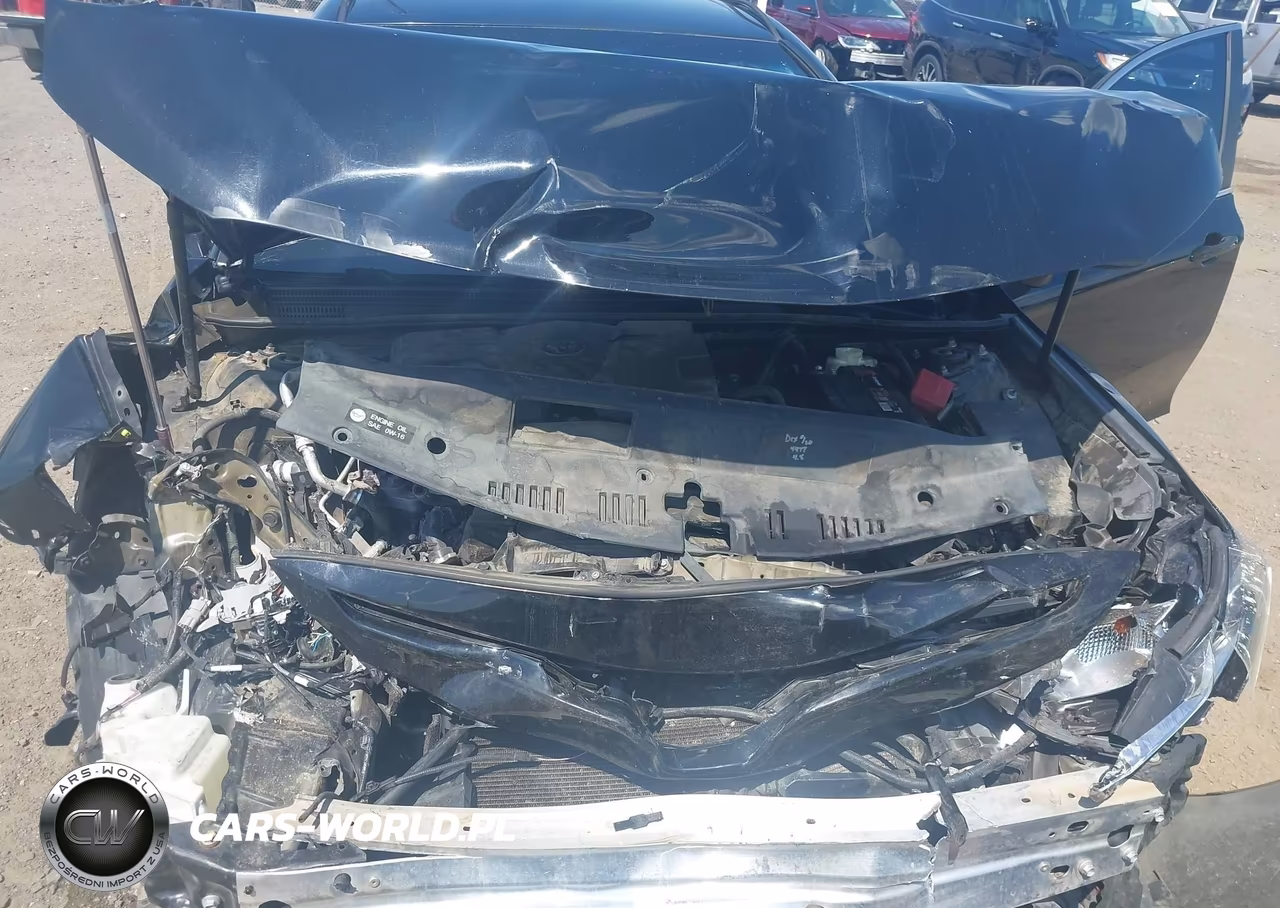 2018 Toyota Camry Se VIN:4T1B11HK4JU060077 - 10