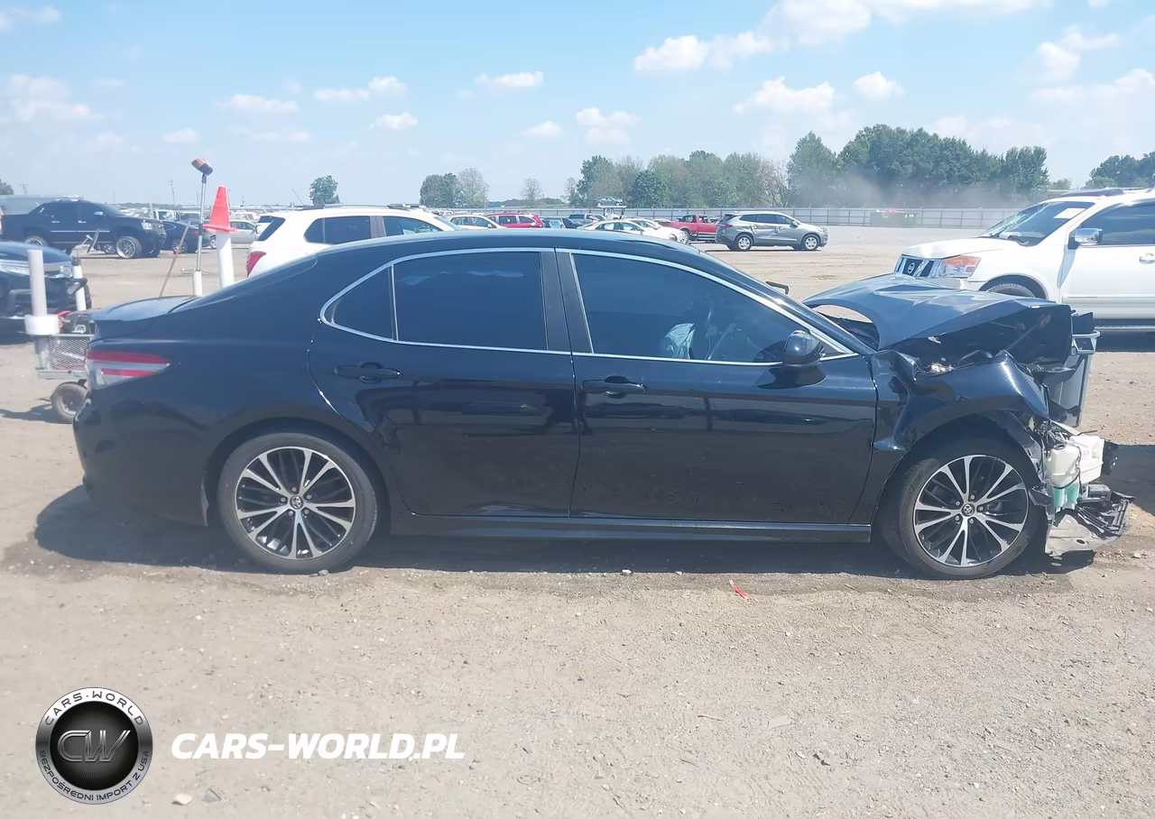 2018 Toyota Camry Se VIN:4T1B11HK4JU060077 - 13