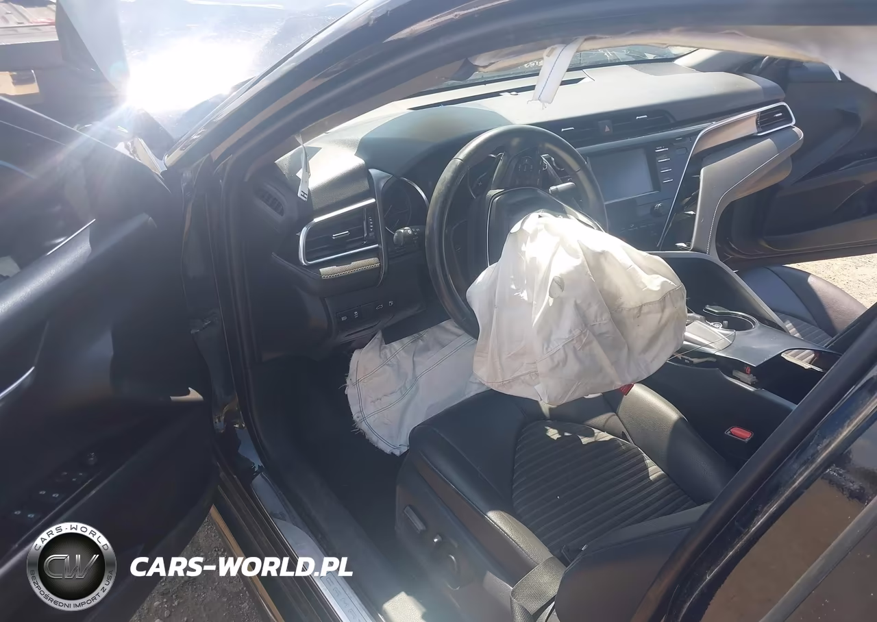 2018 Toyota Camry Se VIN:4T1B11HK4JU060077 - 17