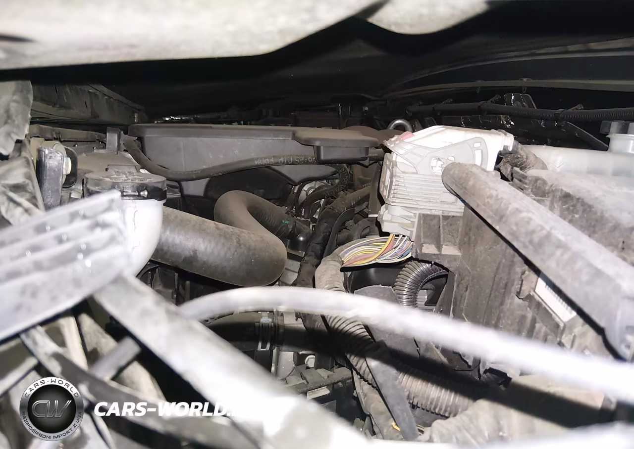 2018 Chevrolet Suburban Lt VIN:1GNSKHKC1JR265765 - 10