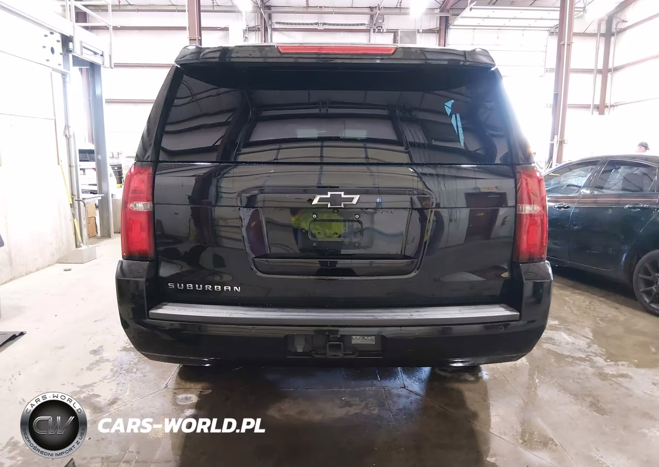 2018 Chevrolet Suburban Lt VIN:1GNSKHKC1JR265765 - 17