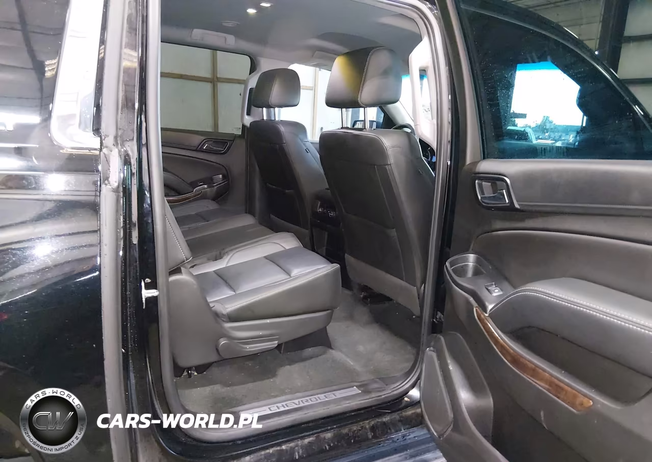 2018 Chevrolet Suburban Lt VIN:1GNSKHKC1JR265765 - 8
