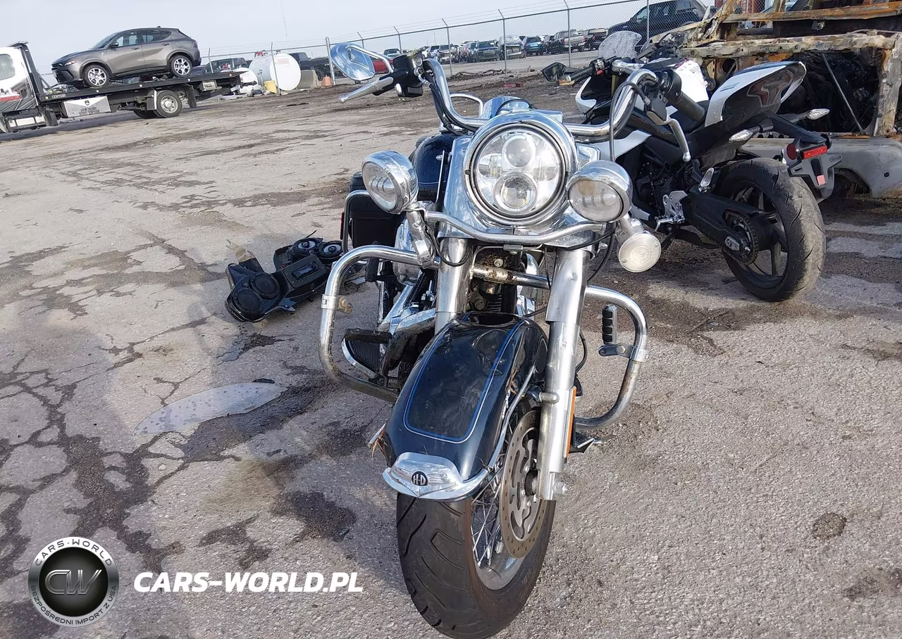 2012 Harley-Davidson Flhrc Road King Classic VIN:1HD1FRM13CB600206 - 5