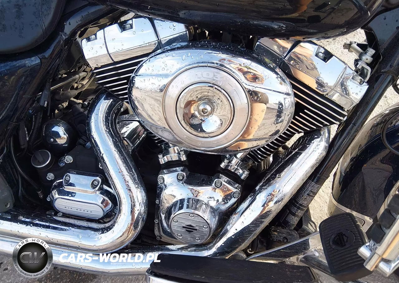 2012 Harley-Davidson Flhrc Road King Classic VIN:1HD1FRM13CB600206 - 8