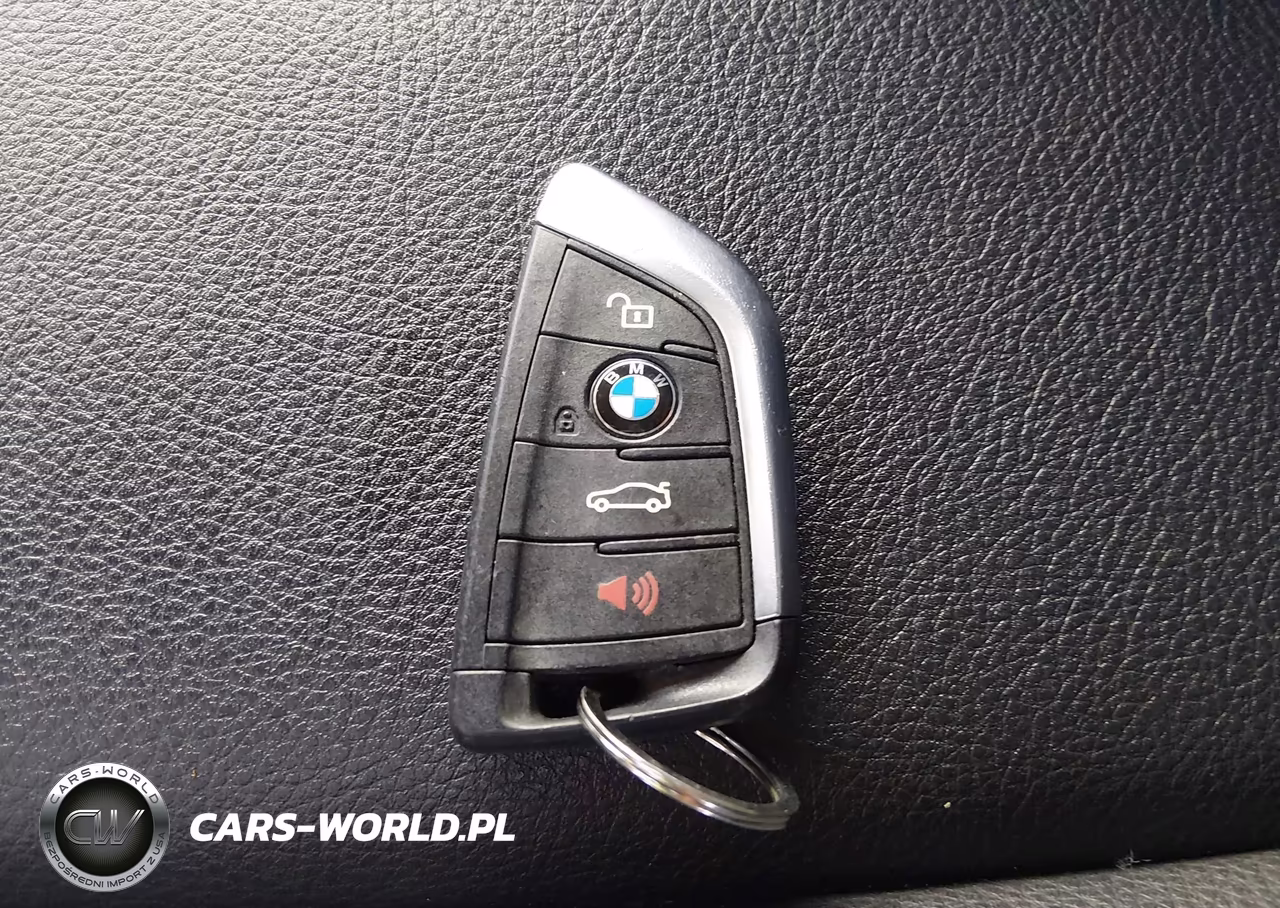 2018 BMW X2 xDrive28I VIN:WBXYJ5C34JEF71875 - 11