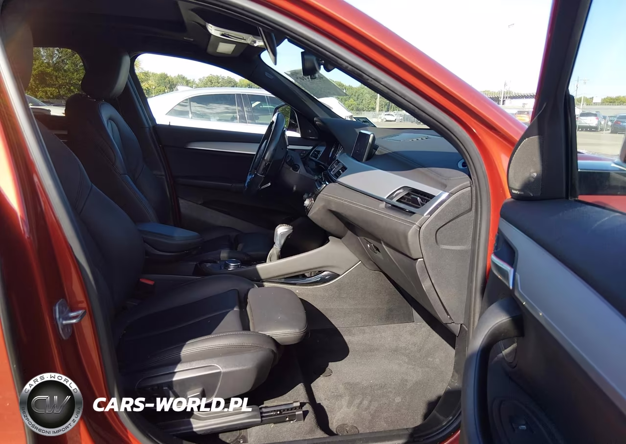 2018 BMW X2 xDrive28I VIN:WBXYJ5C34JEF71875 - 5