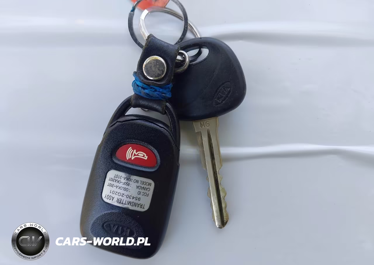2008 Kia Optima Lx VIN:KNAGE123085220232 - 11