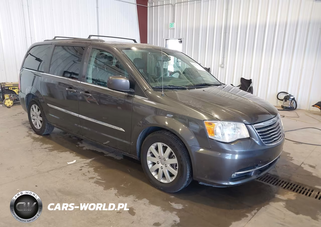 2015 Chrysler Town & Country Touring – zdjęcie 1 z 11