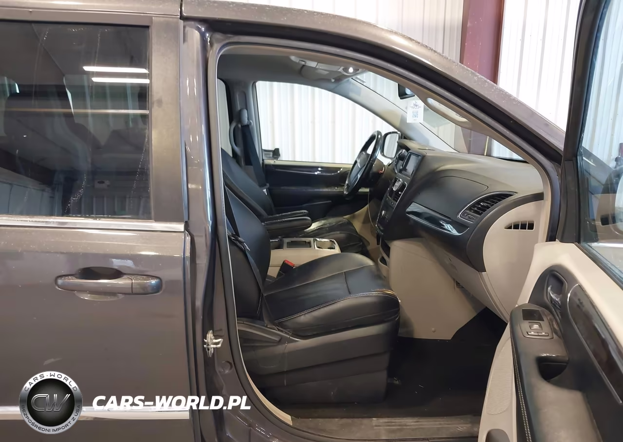 2015 Chrysler Town & Country Touring VIN:2C4RC1BG9FR551993 - 5
