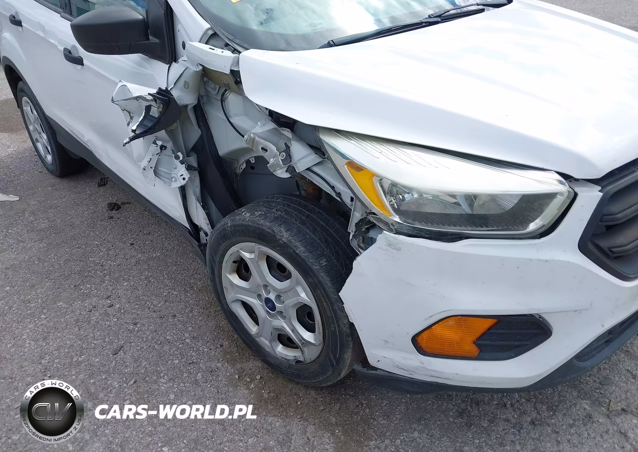 2017 Ford Escape S VIN:1FMCU0F74HUB27582 - 6
