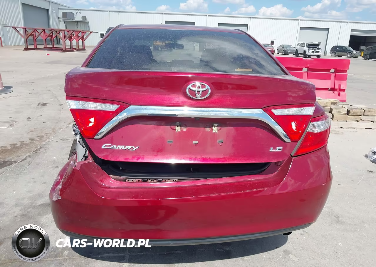 2017 Toyota Camry Le VIN:4T1BF1FK4HU813251 - 16