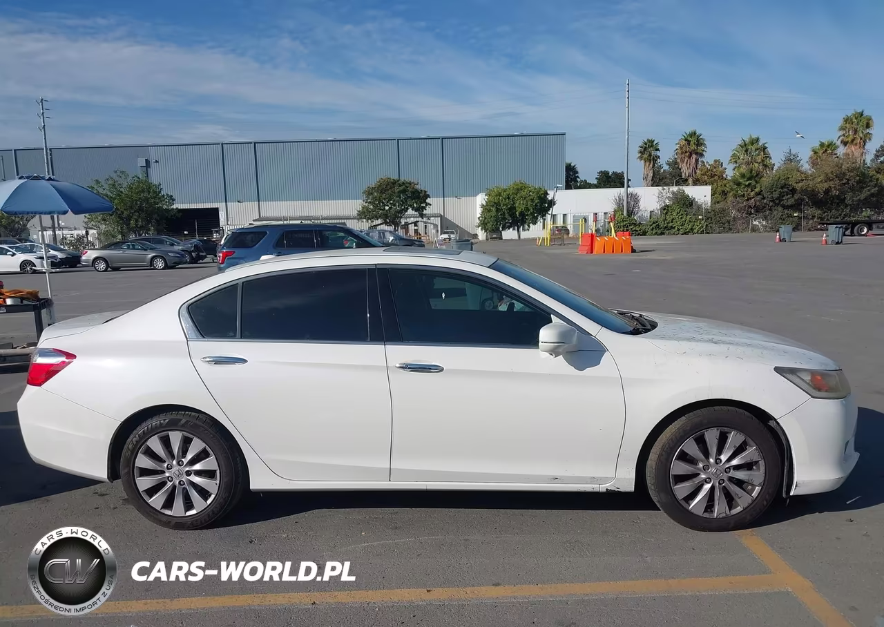 2015 Honda Accord Touring VIN:1HGCR3F99FA030757 - 13