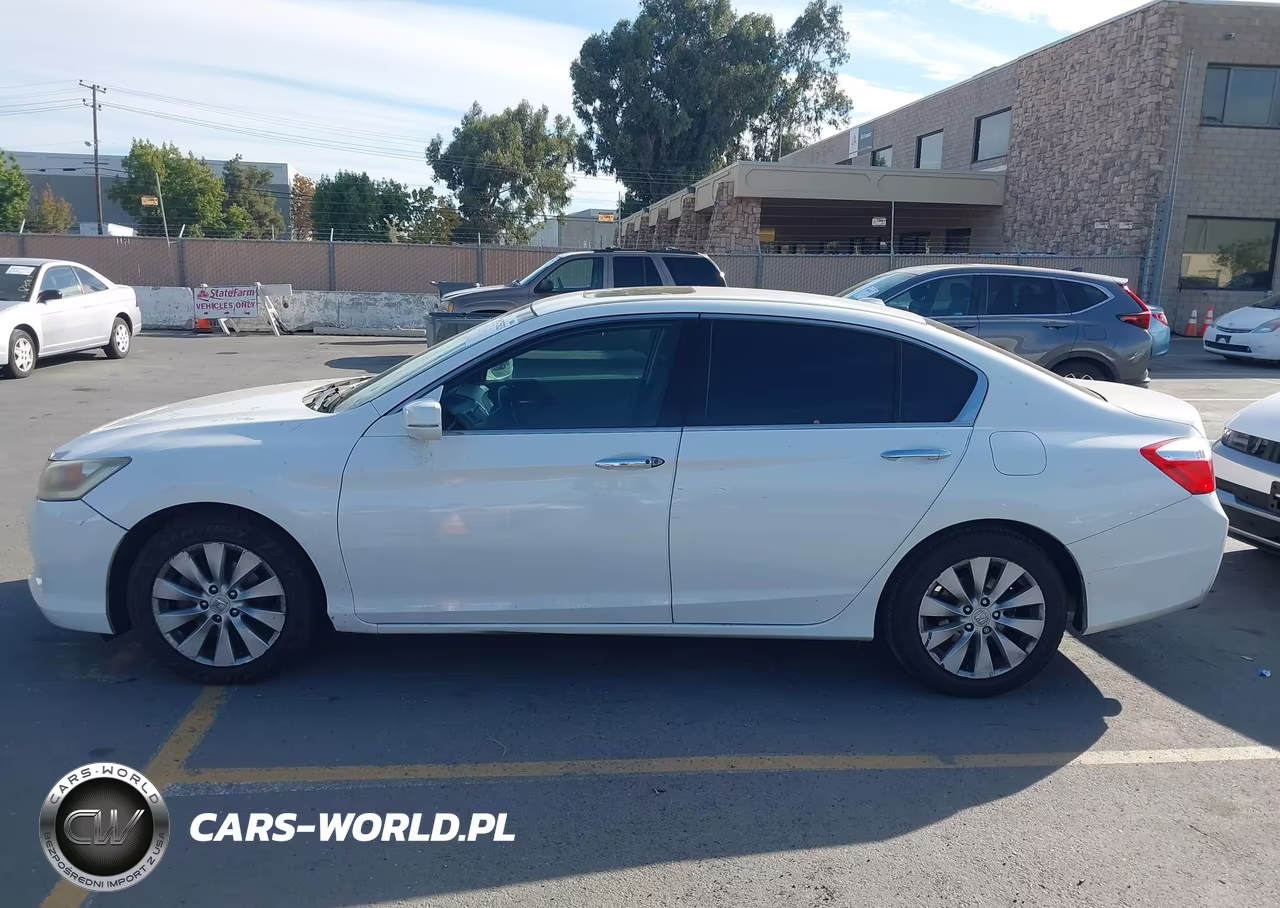 2015 Honda Accord Touring VIN:1HGCR3F99FA030757 - 14