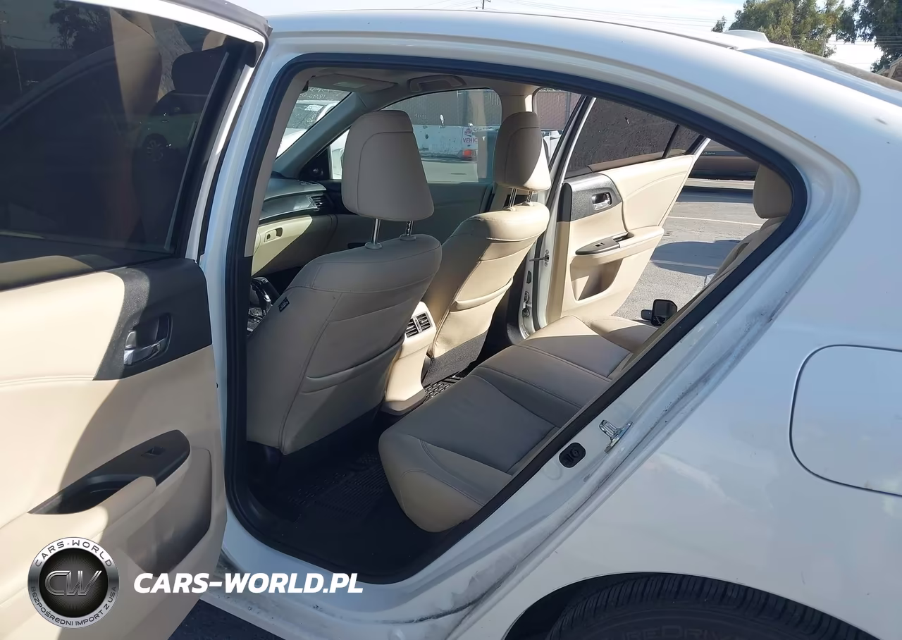2015 Honda Accord Touring VIN:1HGCR3F99FA030757 - 8