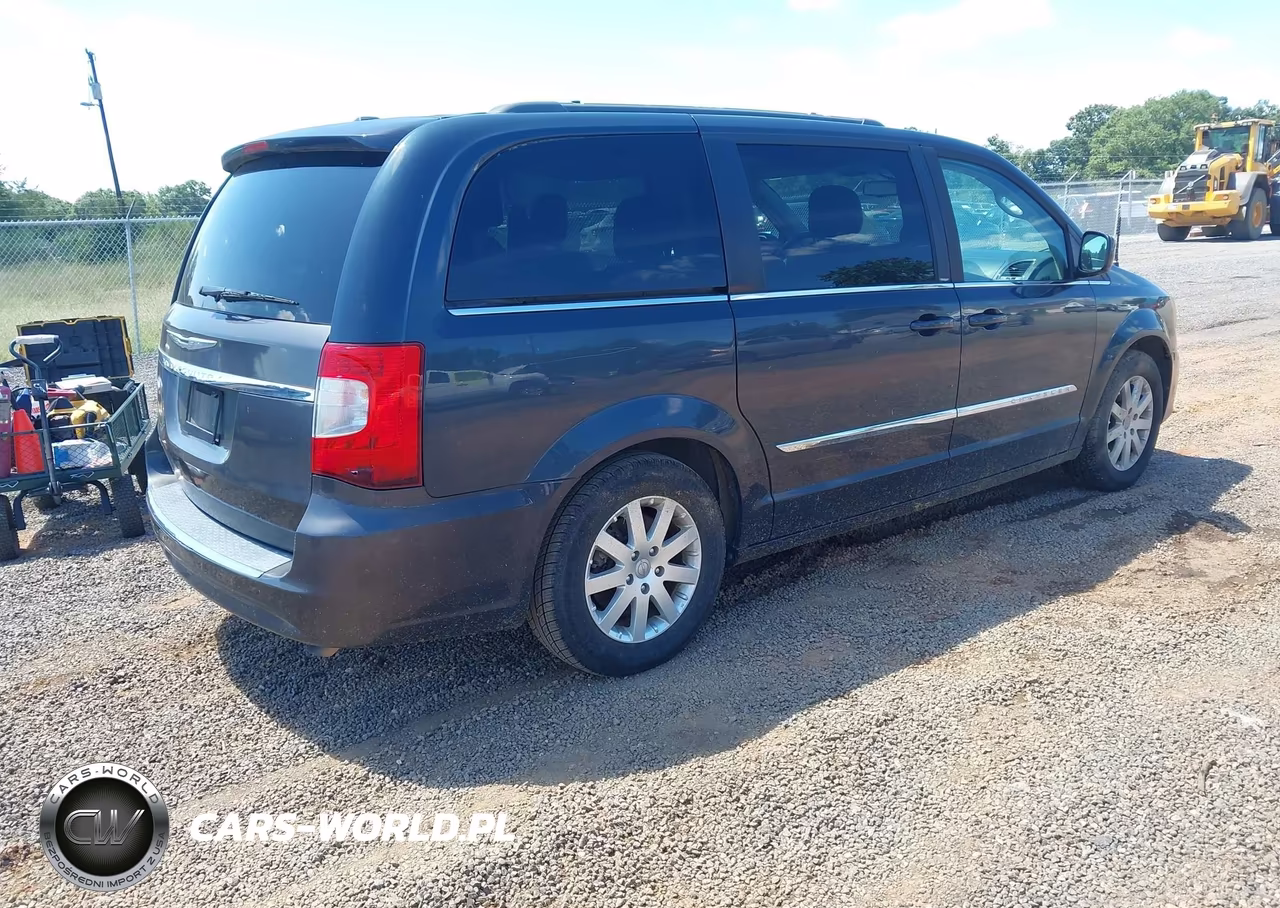 2013 Chrysler Town & Country Touring VIN:2C4RC1BG1DR744765 - 4