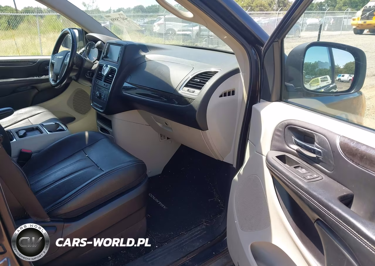 2013 Chrysler Town & Country Touring VIN:2C4RC1BG1DR744765 - 5