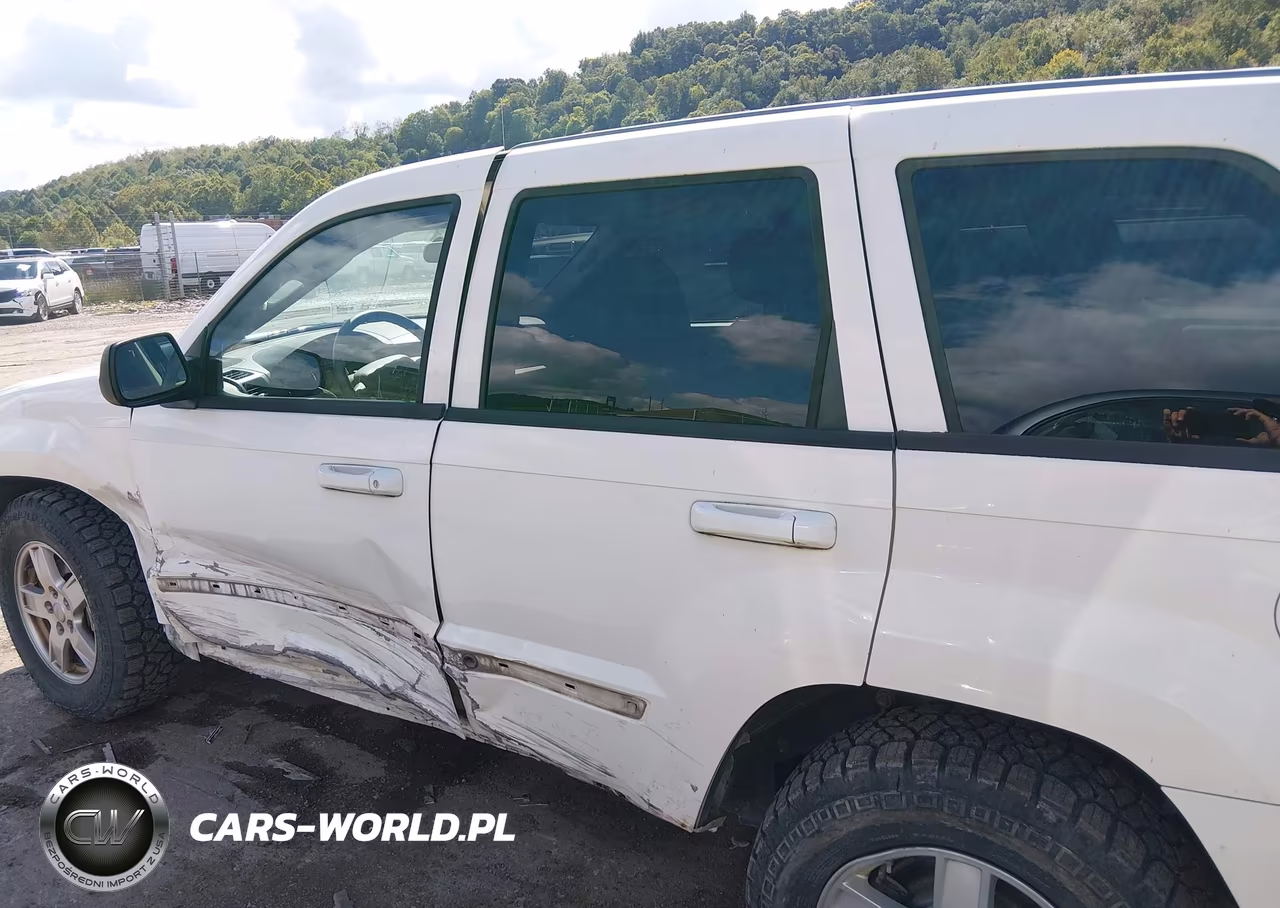 2007 Jeep Grand Cherokee Laredo VIN:1J8GR48K17C640396 - 14