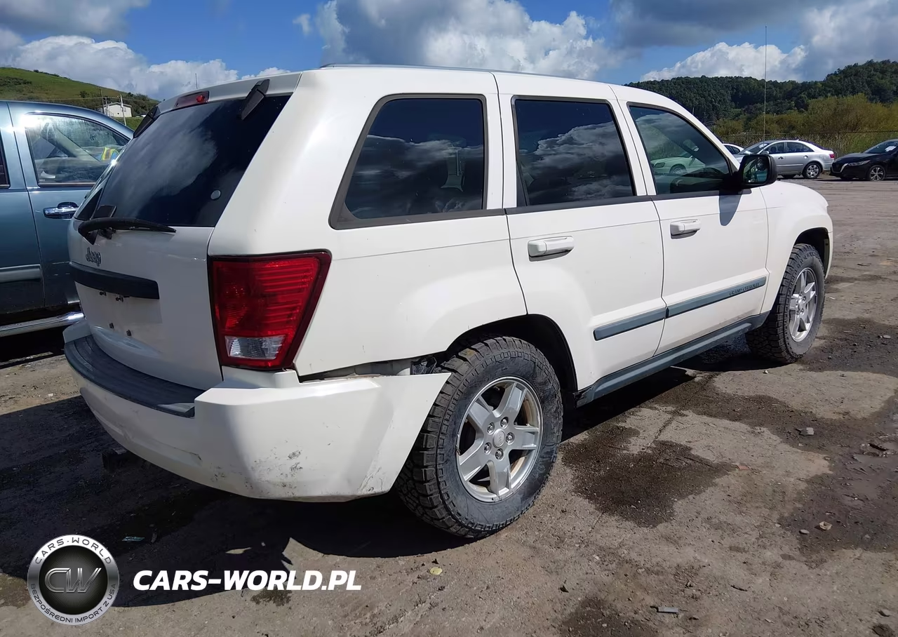 2007 Jeep Grand Cherokee Laredo VIN:1J8GR48K17C640396 - 4