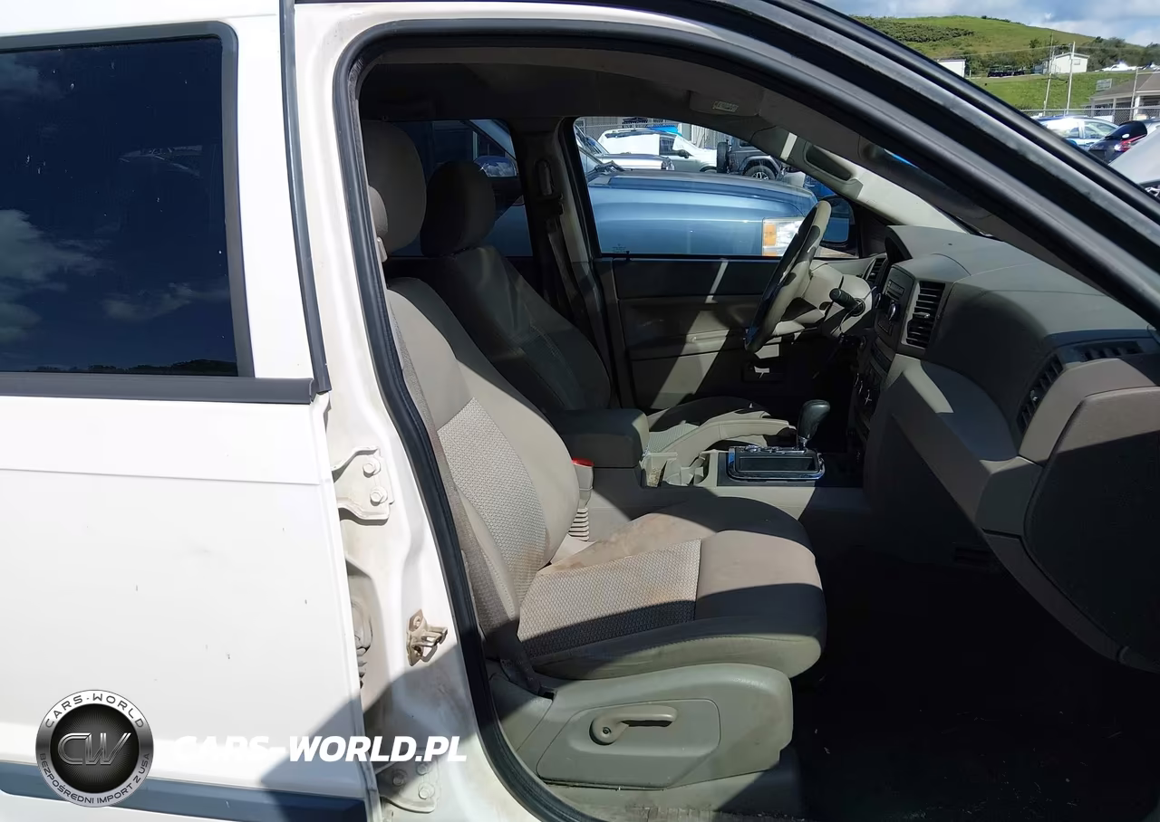 2007 Jeep Grand Cherokee Laredo VIN:1J8GR48K17C640396 - 5