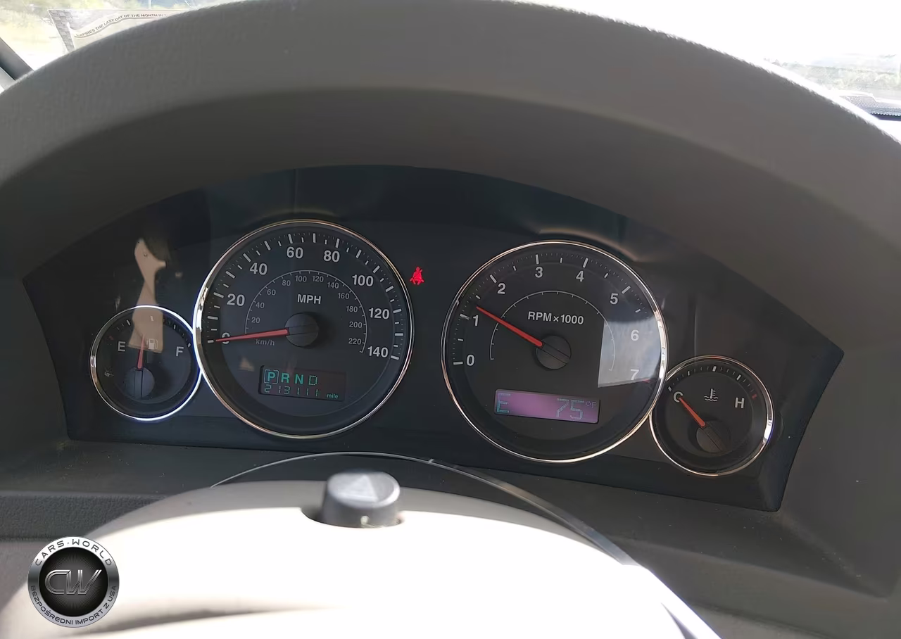 2007 Jeep Grand Cherokee Laredo VIN:1J8GR48K17C640396 - 7