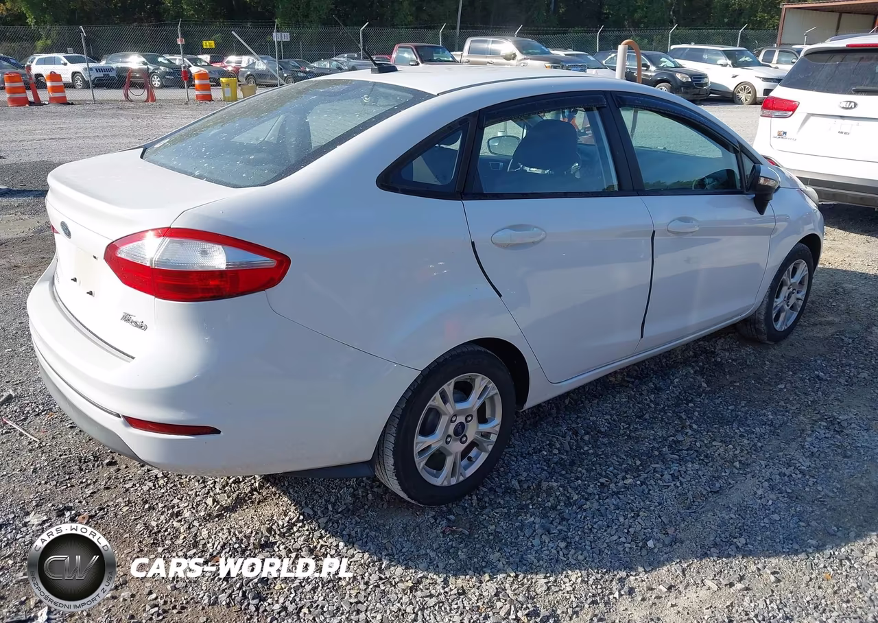 2015 Ford Fiesta Se VIN:3FADP4BJXFM160358 - 4