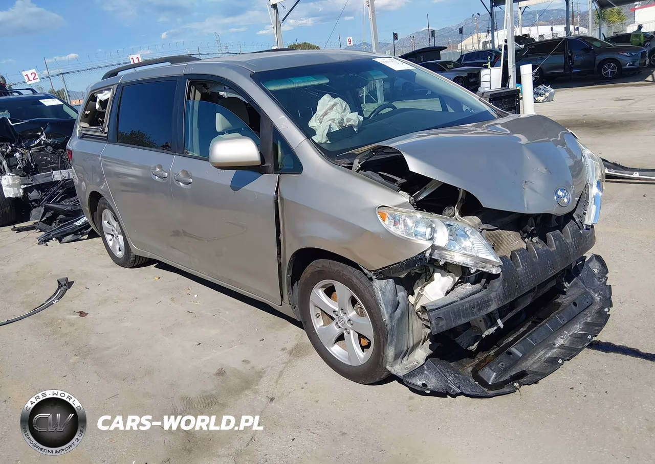2016 Toyota Sienna Le 8 Passenger VIN:5TDKK3DC5GS714559 - 1