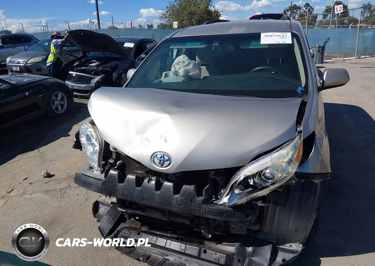 2016 Toyota Sienna Le 8 Passenger VIN:5TDKK3DC5GS714559 - 13