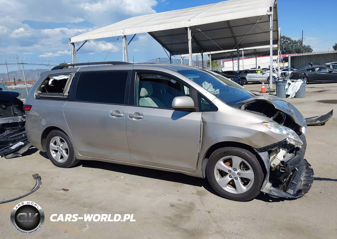 2016 Toyota Sienna Le 8 Passenger VIN:5TDKK3DC5GS714559 - 14