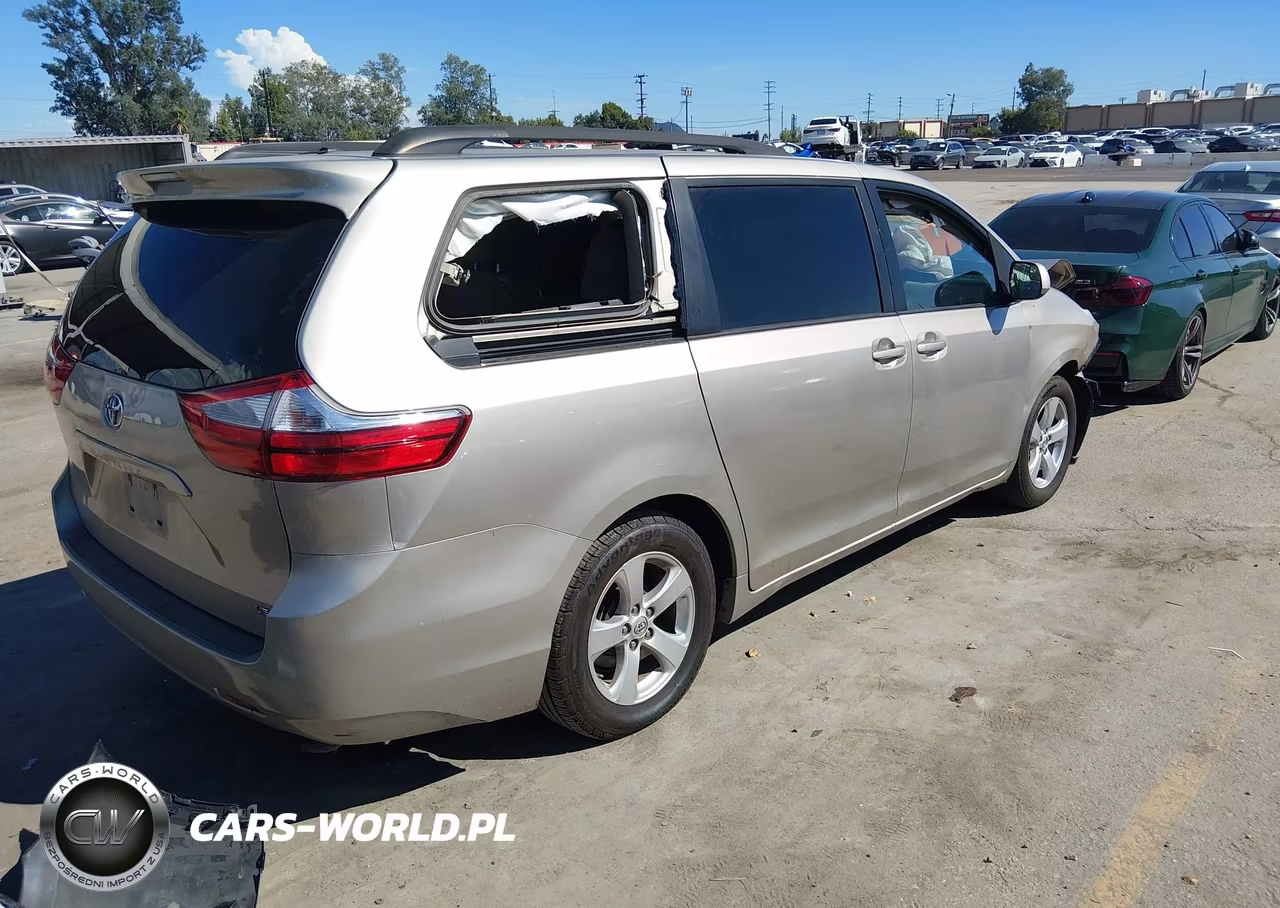 2016 Toyota Sienna Le 8 Passenger VIN:5TDKK3DC5GS714559 - 4