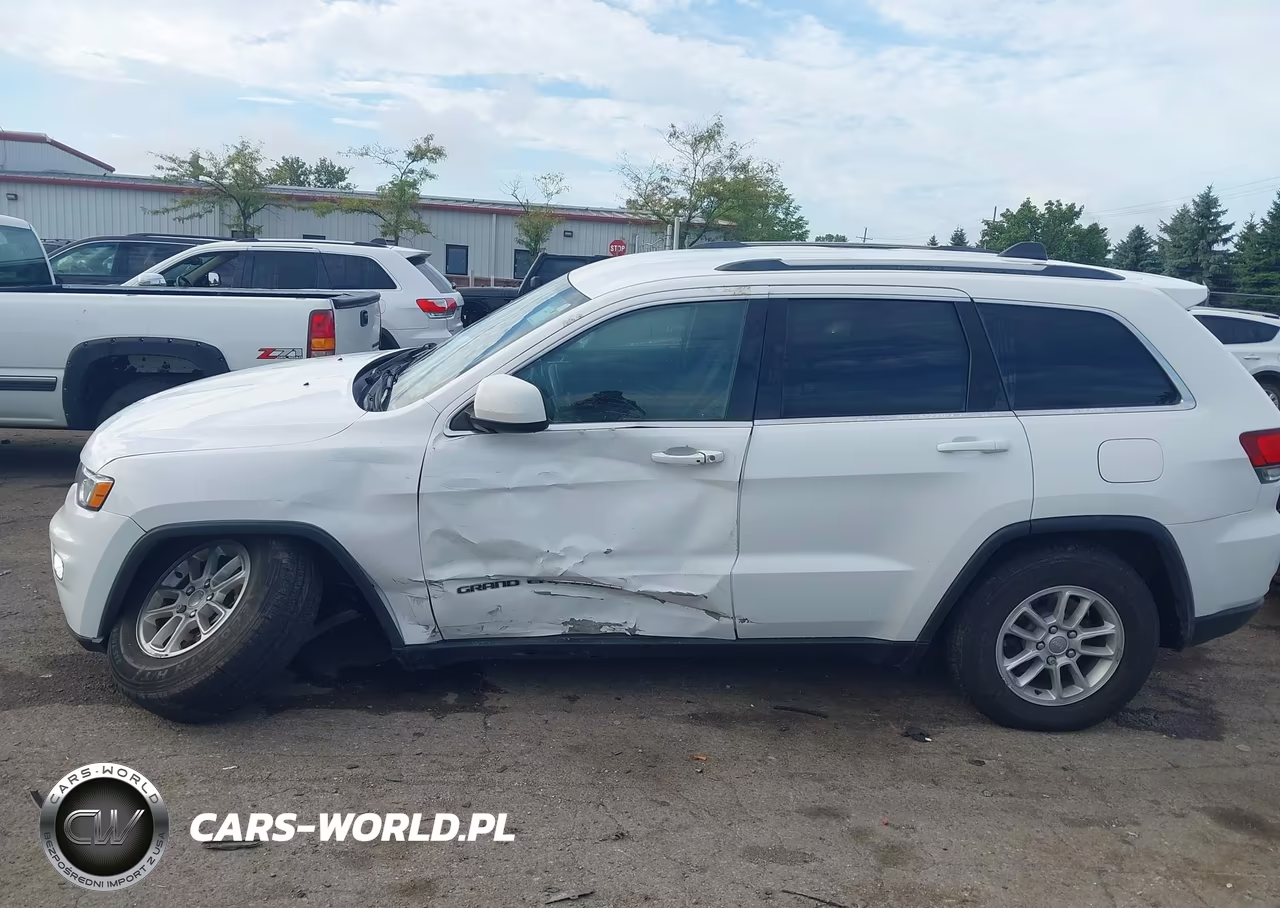 2020 Jeep Grand Cherokee Laredo E 4X4 VIN:1C4RJFAG6LC158526 - 14