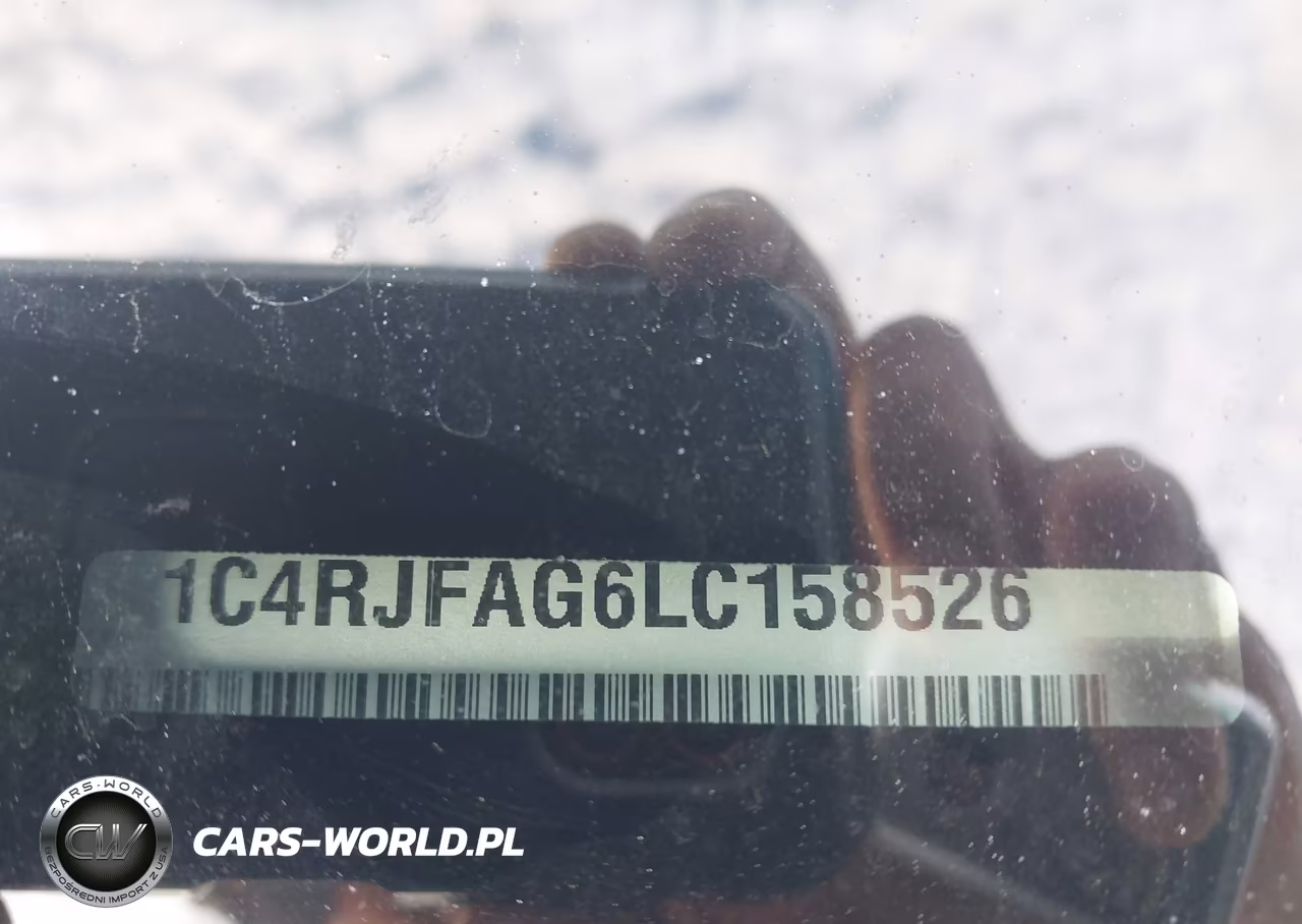 2020 Jeep Grand Cherokee Laredo E 4X4 VIN:1C4RJFAG6LC158526 - 9