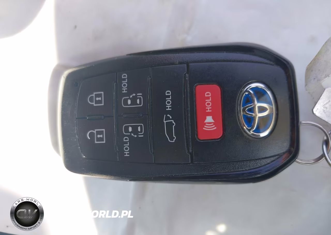 2022 Toyota Sienna Platinum VIN:5TDESKFC1NS058801 - 11