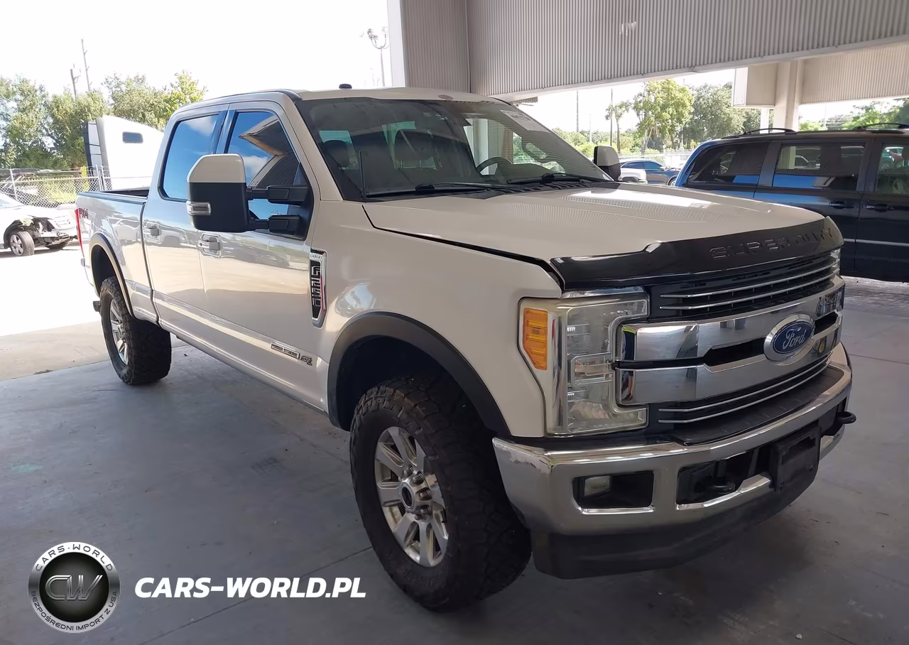 2017 Ford F-250 Lariat – zdjęcie 1 z 17