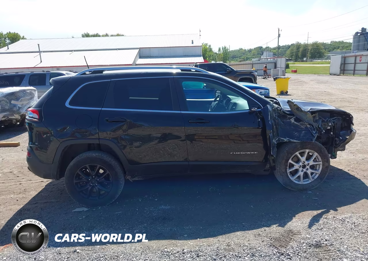 2016 Jeep Cherokee Latitude VIN:1C4PJMCS7GW242632 - 14