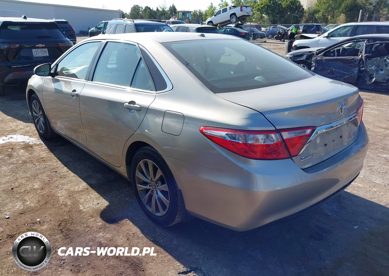 2015 Toyota Camry Xle VIN:4T4BF1FK3FR450900 - 3