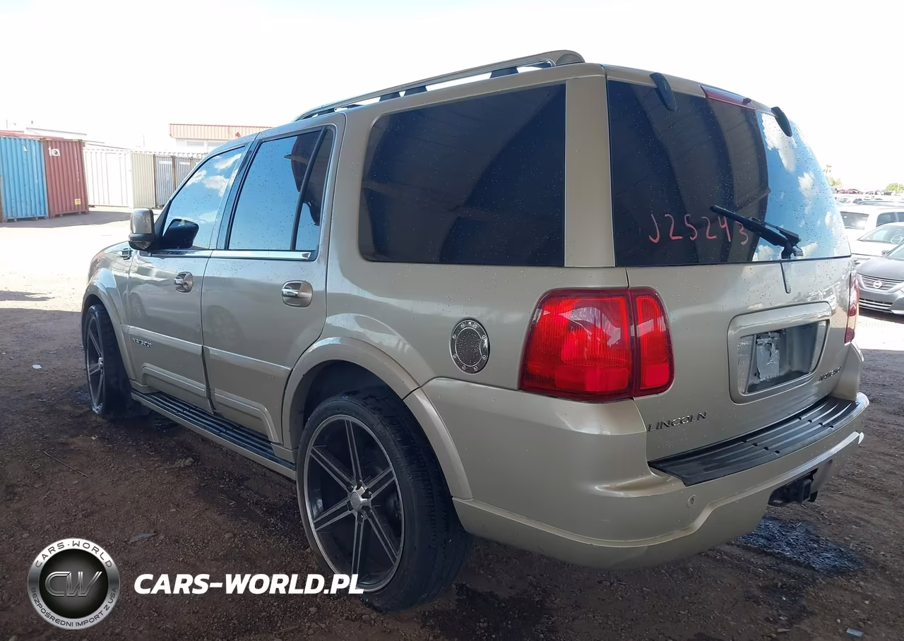 2004 Lincoln Navigator VIN:5LMFU28RX4LJ25243 - 3