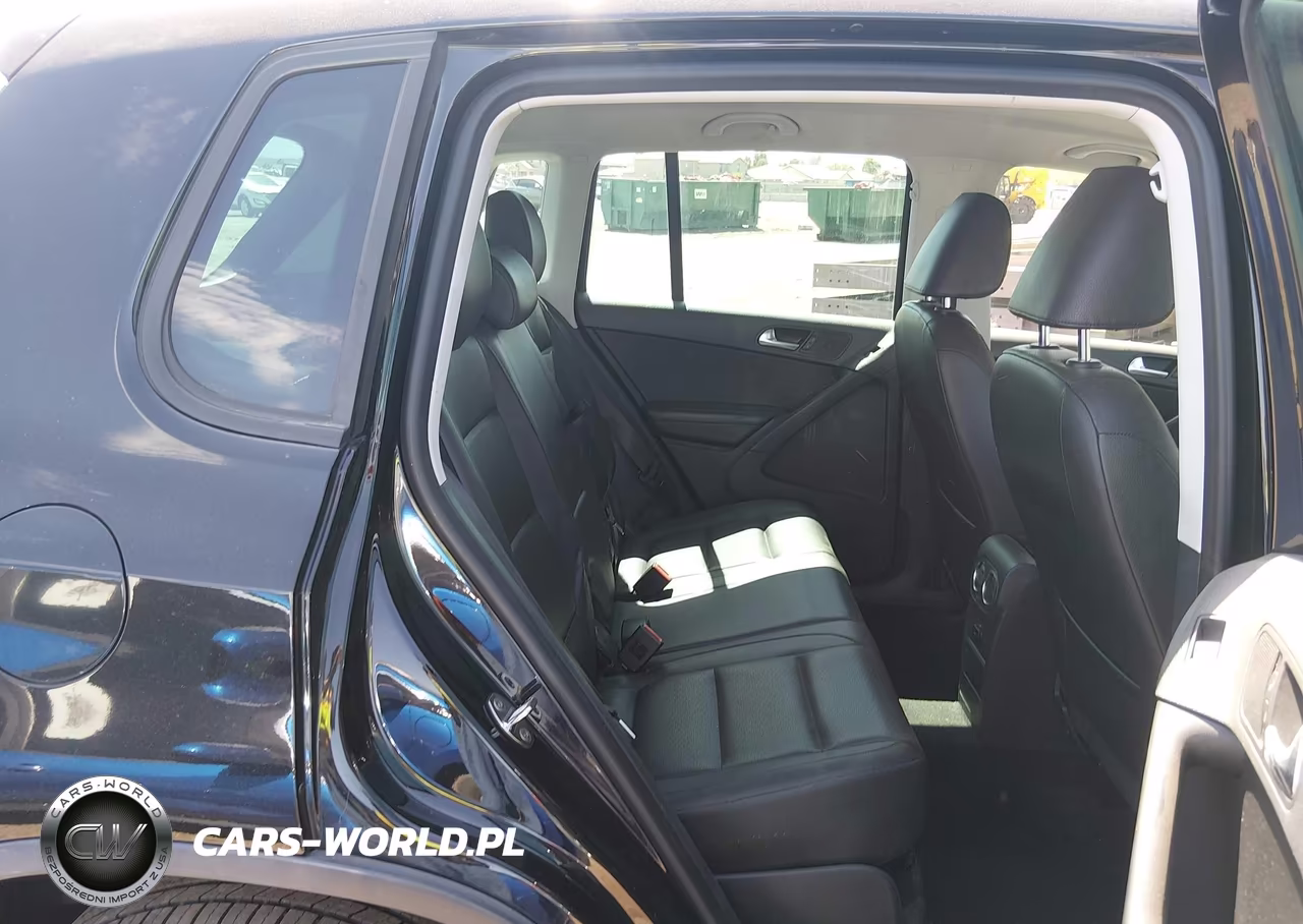 2012 Volkswagen Tiguan Le VIN:WVGAV7AX3CW555631 - 8